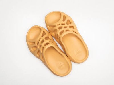 Лот: 20288213. Фото: 1. Сланцы Adidas Yeezy 450 slide. Шлепанцы, сланцы