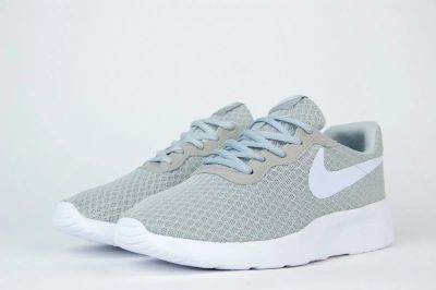 Лот: 16847080. Фото: 1. Кроссовки Nike Tanjun Wmns Gray... Кеды, кроссовки, слипоны