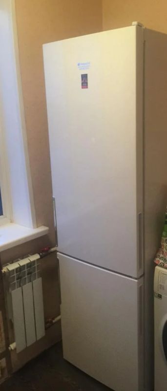 Лот: 11151237. Фото: 1. Холодильник Hotpoint Ariston HF4200... Холодильники, морозильные камеры