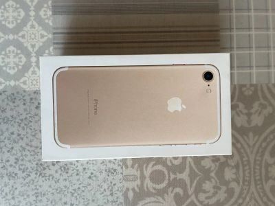 Лот: 16912705. Фото: 1. iPhone 7 32 Gb Gold. Смартфоны