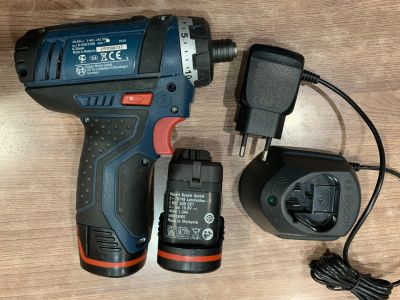 Лот: 24844296. Фото: 1. Шуруповерт Bosch 12.0 V Оригинал. Электроинструмент