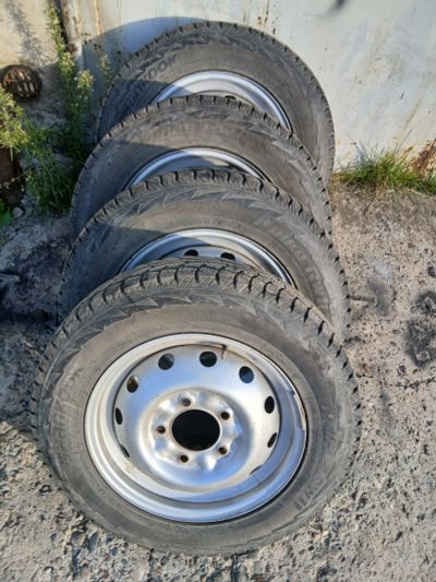 Лот: 25734616. Фото: 1. Зимние колеса на ниву R16. Шины