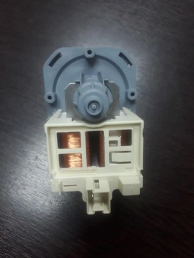 Лот: 13503592. Фото: 1. насос стиральной машины Siemens... Запчасти для остальной бытовой техники
