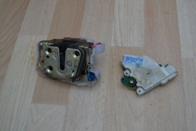 Лот: 12527886. Фото: 1. Замок двери Subaru Impreza. Кузов