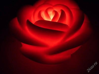 Лот: 994344. Фото: 1. LED свеча "Роза" Светится разными... Сувенирные мелочи