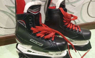 Лот: 17037619. Фото: 1. Коньки детские Bauer Vapor X400. Коньки