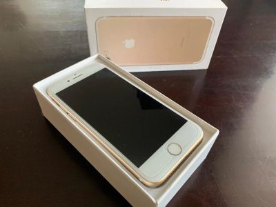 Лот: 12295320. Фото: 1. iPhone 7 32GB gold. Смартфоны