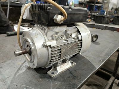 Лот: 25886501. Фото: 1. Электродвигатель АИСЕ 80В4 0,75... Электродвигатели