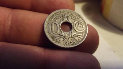 Лот: 10911973. Фото: 1. Нечастые 10 сантимов 1923 года... Россия до 1917 года