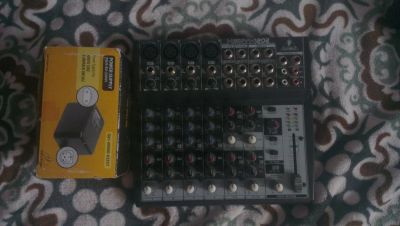 Лот: 6988453. Фото: 1. Микшерный пульт behringer xenyx... Микшеры, предусилители, микрофонные эффекты
