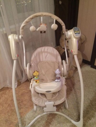 Лот: 8317443. Фото: 1. Электро качеля graco. Ходунки, прыгунки, качели