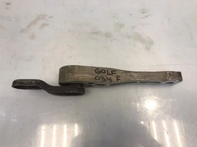 Лот: 21705909. Фото: 1. опора двигателя Volkswagen Golf... Двигатель и элементы двигателя