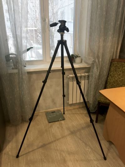 Лот: 18366715. Фото: 1. Штатив трипод с головой Manfrotto... Штативы, держатели