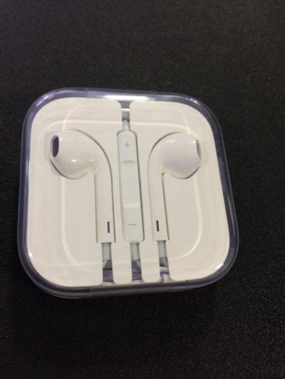Лот: 8962548. Фото: 1. Гарнитура iPhone EarPods. Красноярск