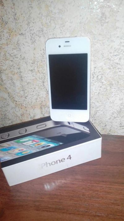 Лот: 5715409. Фото: 1. iPhone 4 32gb. Смартфоны