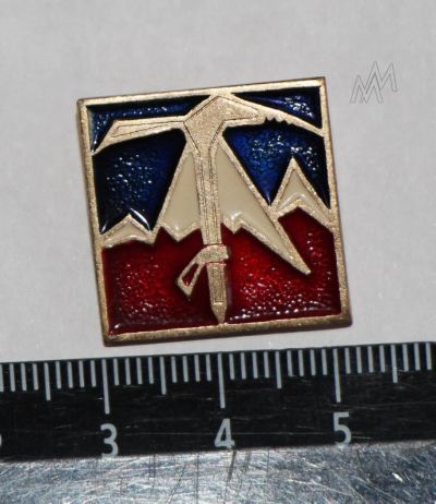 Лот: 9075520. Фото: 1. Знак: Альпинизм, геология, скалолазание... Сувенирные