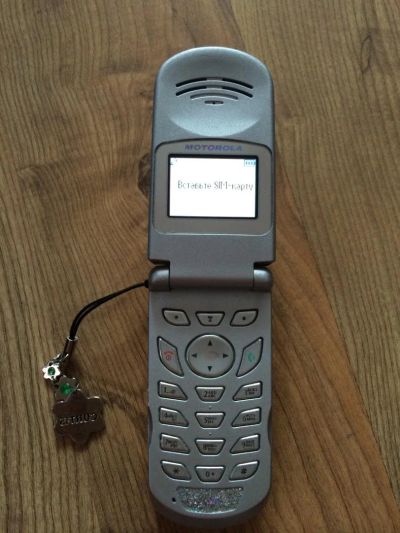 Лот: 4135948. Фото: 1. сотовый телефон motorola. Кнопочные мобильные телефоны