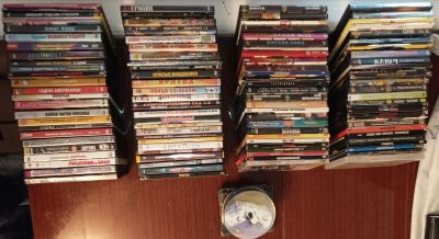 Лот: 19124898. Фото: 1. DVD диски с фильмами, в коробке... Видеозаписи, фильмы