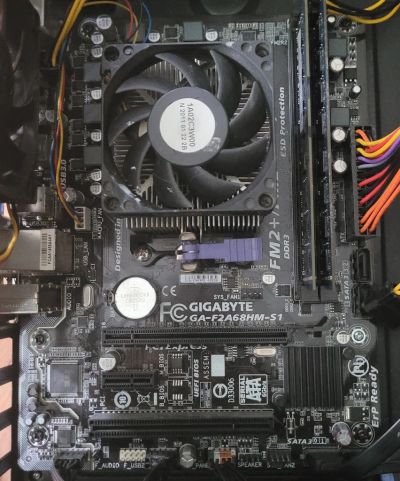 Лот: 17941493. Фото: 1. GA-F2A68HM-S1/A8-7600/8gb ddr3. Материнские платы