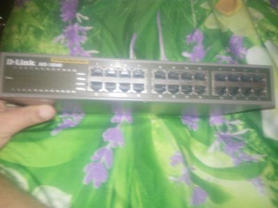 Лот: 14945440. Фото: 1. Коммутатор d-link des-1024d. Маршрутизаторы (роутеры)