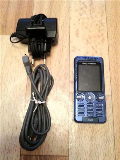 Лот: 1574564. Фото: 1. Сотовый телефон Sony Ericsson. Кнопочные мобильные телефоны