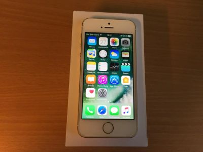 Лот: 8457735. Фото: 1. Apple iPhone SE 16GB Gold. Смартфоны