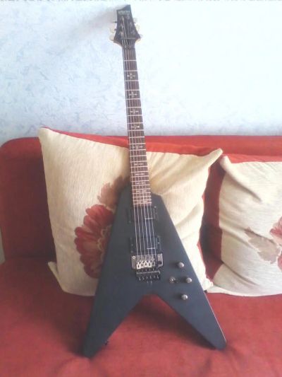 Лот: 4249744. Фото: 1. Электрогитара Schecter Demon V-1... Гитары