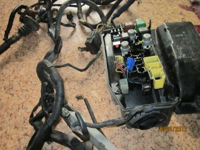Лот: 10341057. Фото: 1. Toyota Craun коса с блоком предохранителей... Электрооборудование