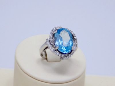 Лот: 14755735. Фото: 1. СЕРЕБРЯНОЕ КОЛЬЦО С ТОПАЗОМ И... Кольца, перстни