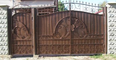 Лот: 9965873. Фото: 1. Кованные ворота с калиткой. Ворота, заборы, шлагбаумы