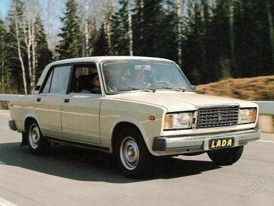 Лот: 974293. Фото: 1. Многокрасочный альбом "ВАЗ-2107... Справочники