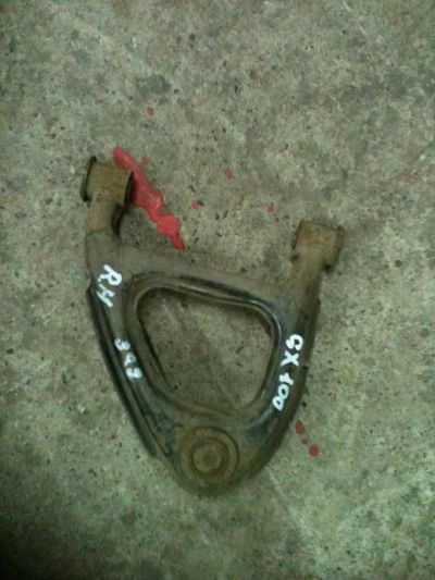 Лот: 4381485. Фото: 1. toyota chaser gx100 рычаги верхние... Ходовая, подвеска, рулевое управление