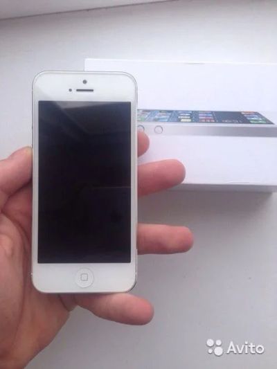 Лот: 6346458. Фото: 1. iPhone 5 белый 16 gb отличное... Смартфоны