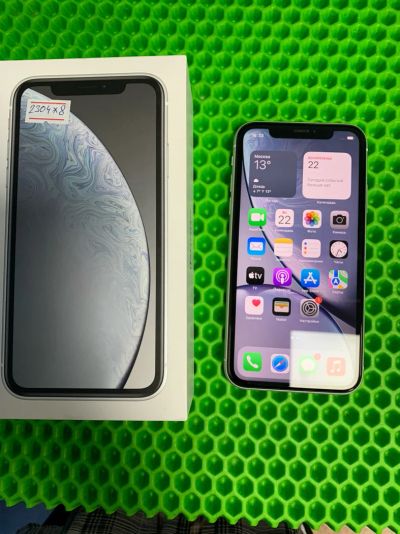 Лот: 19073098. Фото: 1. Смартфон iPhone XR 64GB (w). Смартфоны