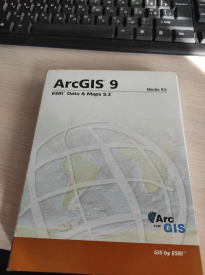Лот: 18840291. Фото: 1. arcgis Data maps 9.3. Другое (компьютеры, оргтехника, канцтовары)