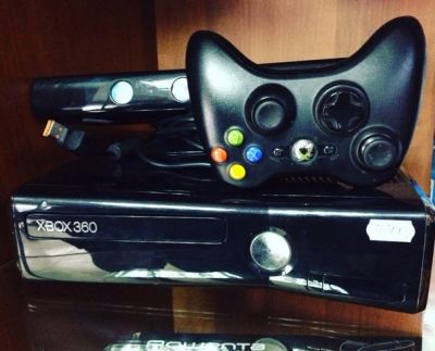 Лот: 6469759. Фото: 1. X-box 360 kinect + джойстик 250GB. Игровые приставки, консоли
