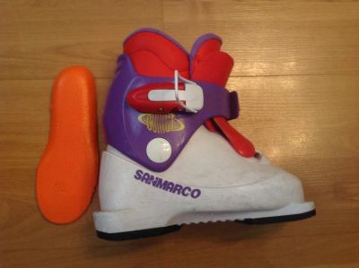 Лот: 4935511. Фото: 1. Ботинки горнолыжные детские. Ботинки