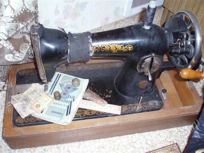 Лот: 594753. Фото: 1. Швейная машинка Подольск +весь... Швейная, вязальная