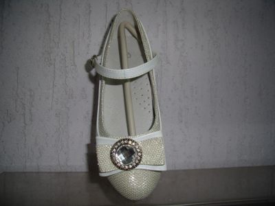 Лот: 8529001. Фото: 1. Туфли нарядные, бел./беж.,р. 37... Туфли