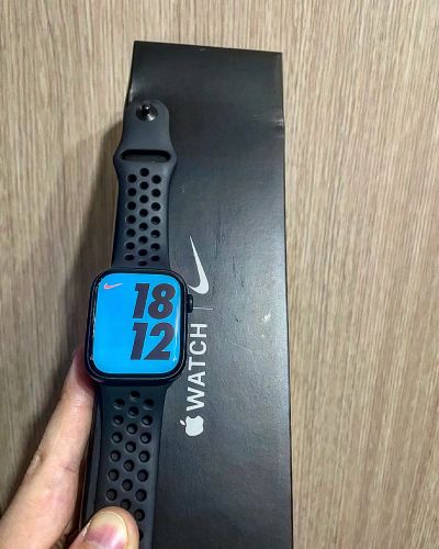 Лот: 21513215. Фото: 1. Apple Watch Series 7 45mm Nike. Смарт-часы, фитнес-браслеты, аксессуары