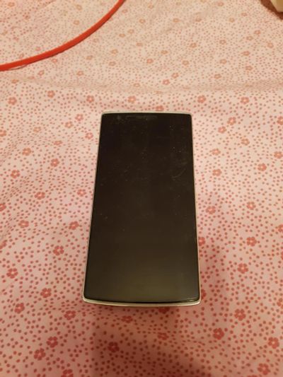 Лот: 10970322. Фото: 1. Oneplus one 16gb. Смартфоны