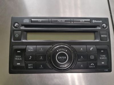 Лот: 16706777. Фото: 1. Магнитола nissan с кодом и aux. Автомагнитолы