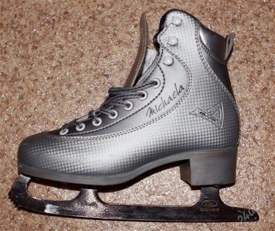 Лот: 2185098. Фото: 1. коньки женские Botas Michaela... Коньки