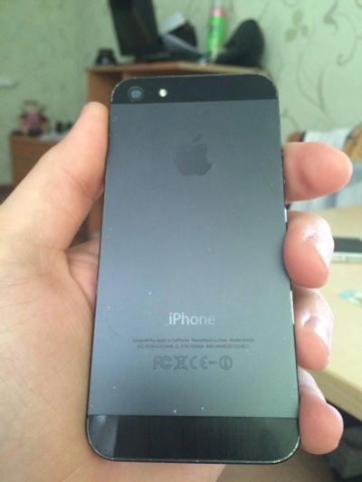 Лот: 7987028. Фото: 1. Iphone 5 32gb Black. Смартфоны