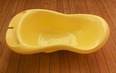 Лот: 16937961. Фото: 1. Ванна детская Пластишка желтая. Ванночки, сиденья, горшки