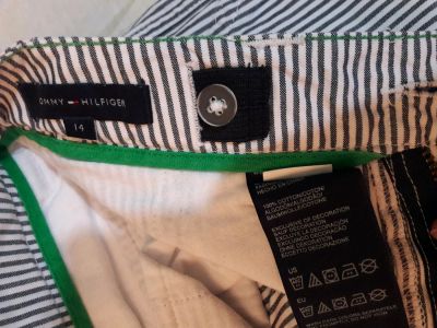 Лот: 15356195. Фото: 1. Шорты в полоску Tommy Hilfiger... Брюки, шорты, джинсы