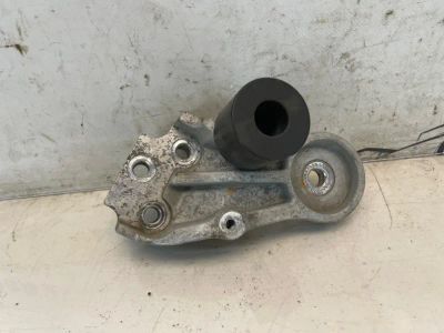 Лот: 23532053. Фото: 1. кронштейн двигателя Kia Rio JB. Двигатель и элементы двигателя