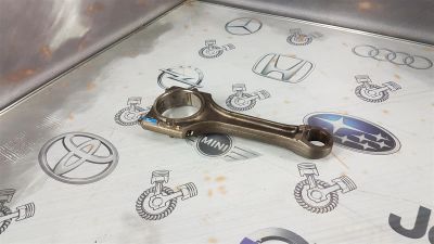 Лот: 23590651. Фото: 1. Шатун Volkswagen Passat BZB 06J198401F. Двигатель и элементы двигателя