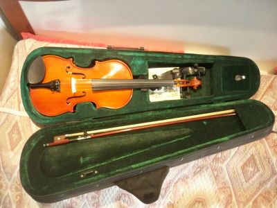 Лот: 3941102. Фото: 1. Скрипка со смычком, размер 2/4... Другие струнные