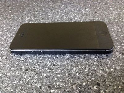 Лот: 5494684. Фото: 1. iPhone 5 black 16gb. Смартфоны